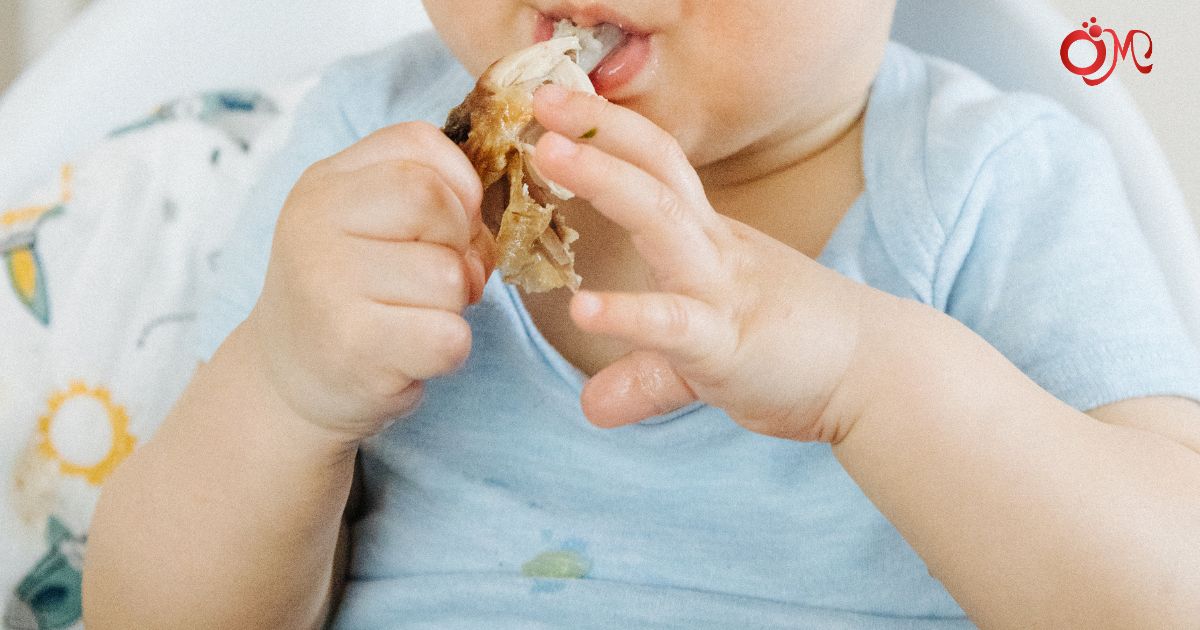 Tẩy vết thức ăn dặm trên quần áo